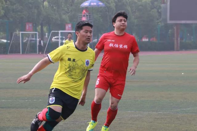 独自一人却温暖全队，U20女足世界杯首战中的中国球迷