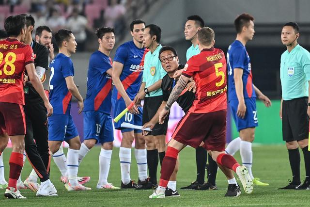 阿隆索或寻新门将 切尔西盯上马丁内斯